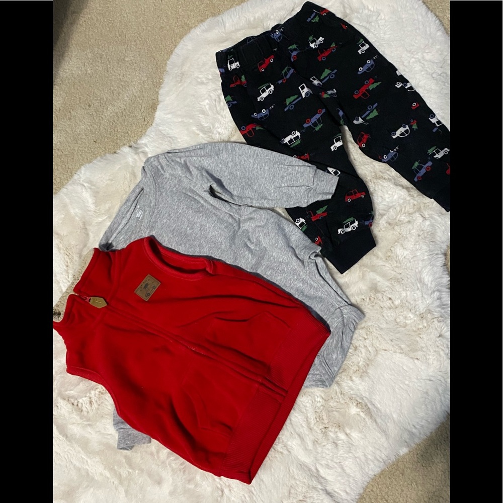 🐠2/$10🐠 Baby boys matching 3 piece set.